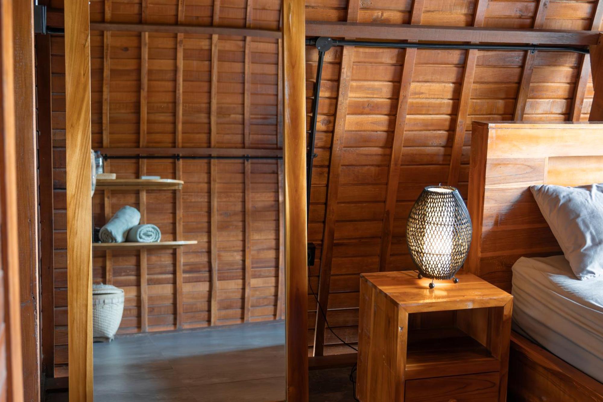 Bagus Ink Surf Camp Hostel Uluwatu  Exterior photo